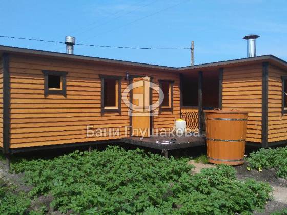 Угловая баня с мангалом и купелью